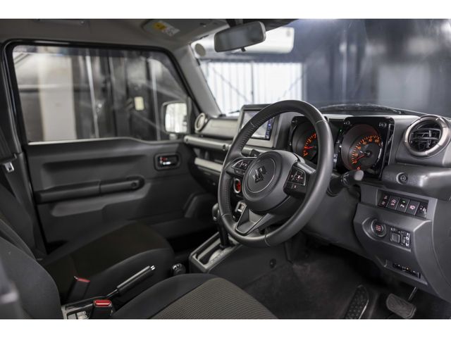 SUZUKI JIMNY NOMADE 2025 Image 31