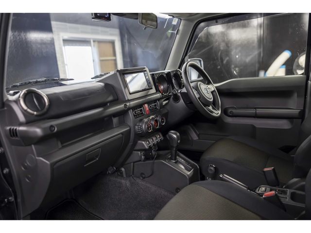 SUZUKI JIMNY NOMADE 2025 Image 31