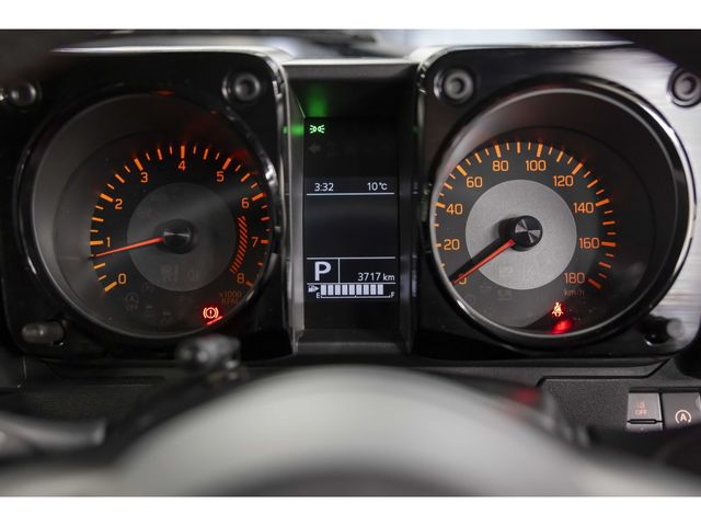 SUZUKI JIMNY NOMADE 2025 Image 31