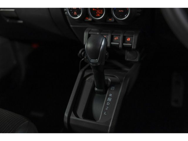SUZUKI JIMNY NOMADE 2025 Image 31