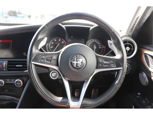 ALFAROMEO GIULIA 2017 Image 31