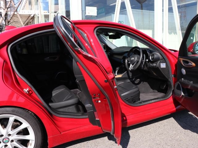 ALFAROMEO GIULIA 2017 Image 31