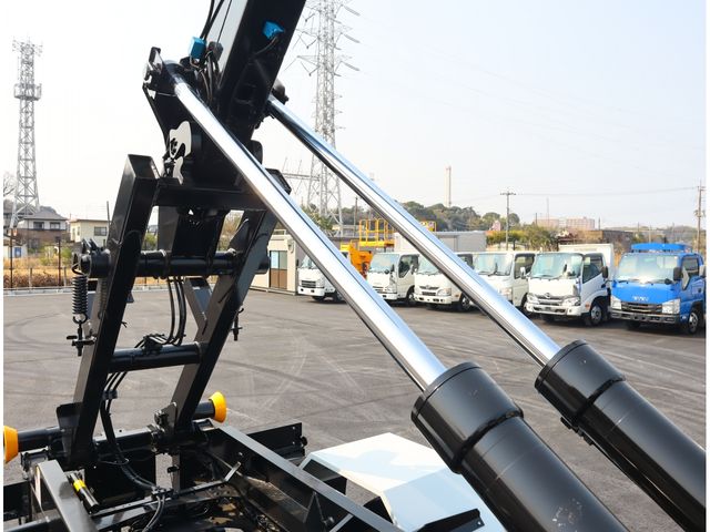 MITSUBISHI FUSOU FIGHTER 2024 Image 31