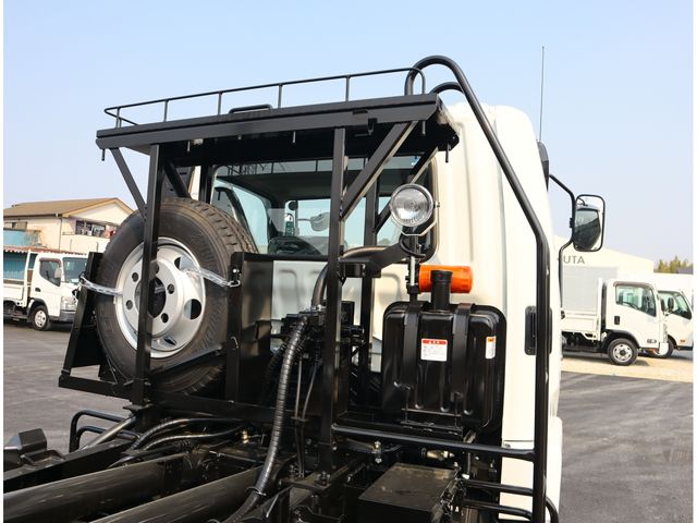 MITSUBISHI FUSOU FIGHTER 2024 Image 31