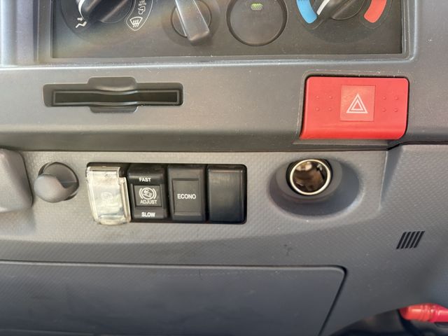 ISUZU ELF 2016 Image 31