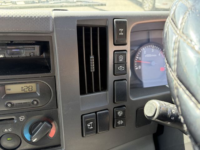 ISUZU ELF 2016 Image 31