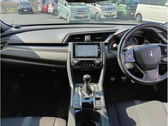 HONDA CIVIC HATCHBACK 2018 Image 31