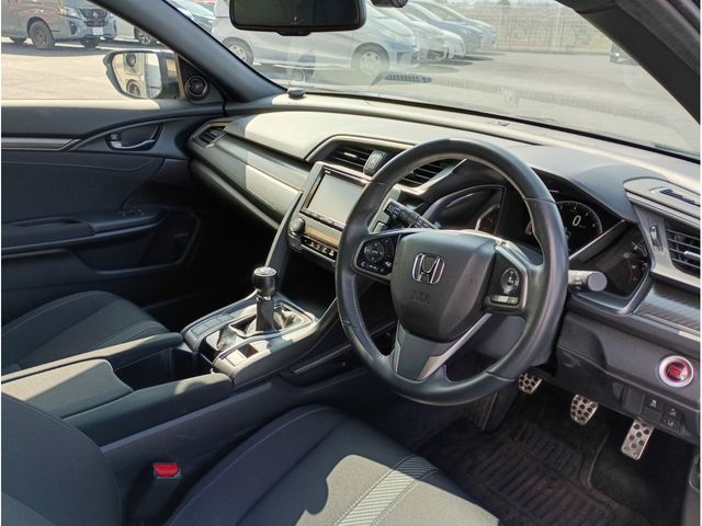 HONDA CIVIC HATCHBACK 2018 Image 31