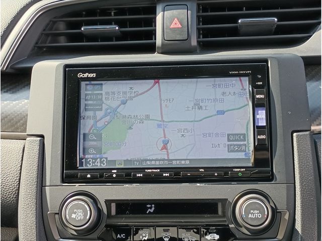 HONDA CIVIC HATCHBACK 2018 Image 31