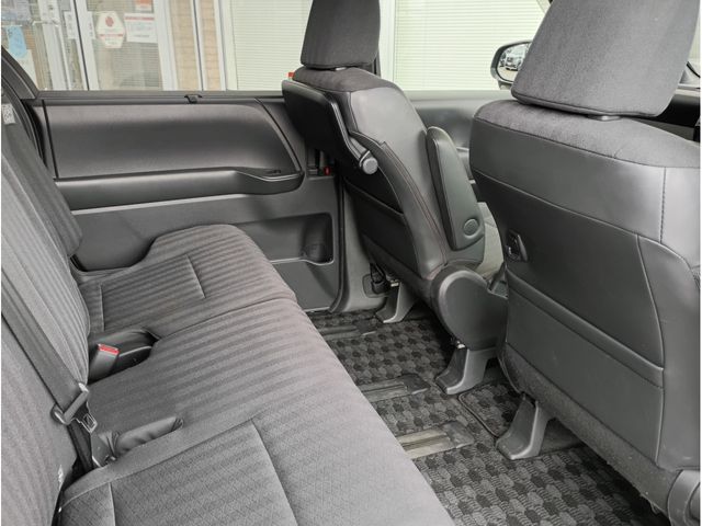 TOYOTA VOXY 2023 Image 31