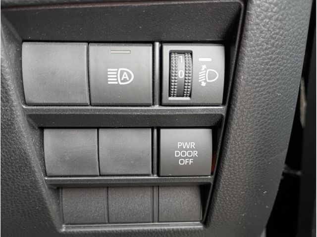 TOYOTA VOXY 2023 Image 31