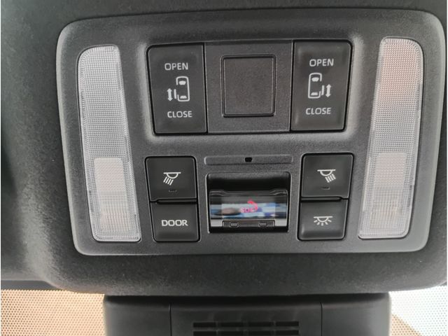 TOYOTA VOXY 2023 Image 31