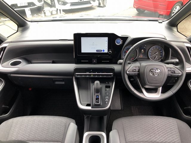 TOYOTA VOXY HYBRID 2023 Image 31