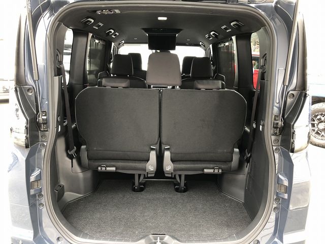 TOYOTA VOXY HYBRID 2023 Image 31