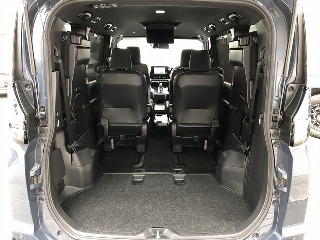 TOYOTA VOXY HYBRID 2023 Image 31