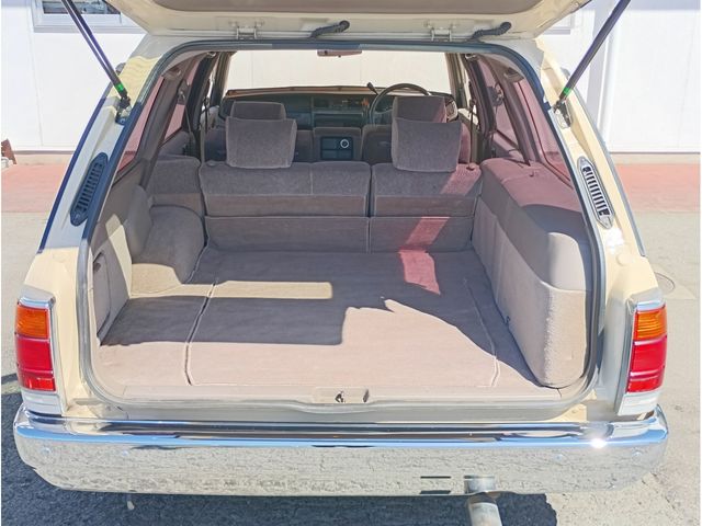 TOYOTA CROWN WAGON 1998 Image 31