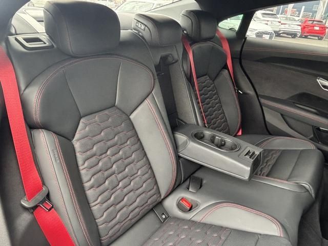 AUDI RS E-TRON GT 2024 Image 31