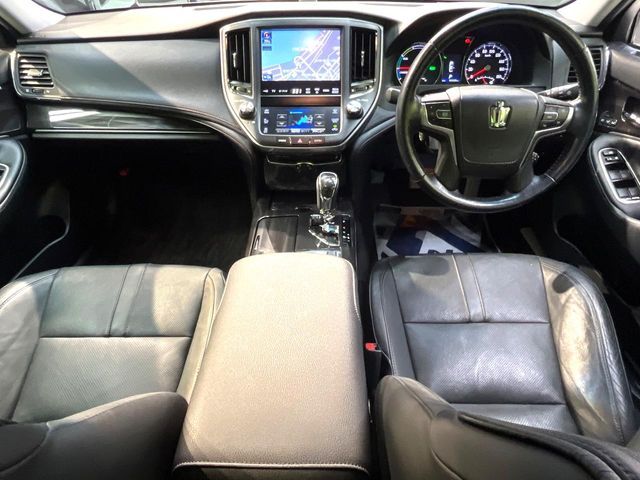 TOYOTA CROWN SEDAN HYBRID 2015 Image 31
