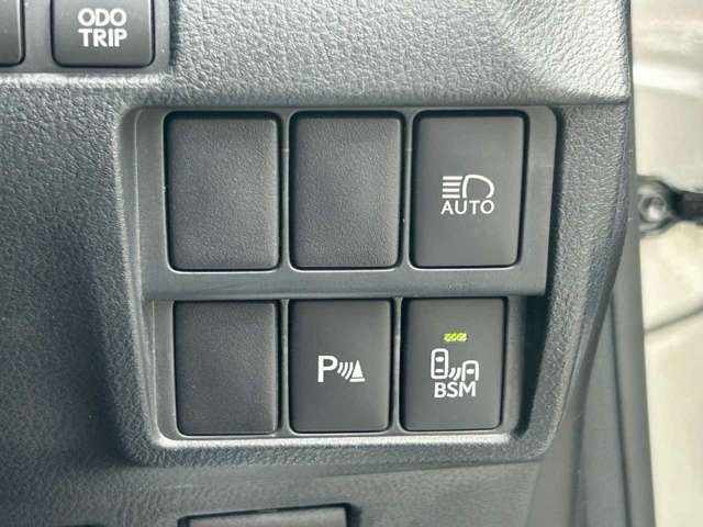 TOYOTA LEXUS RC200T 2017 Image 31