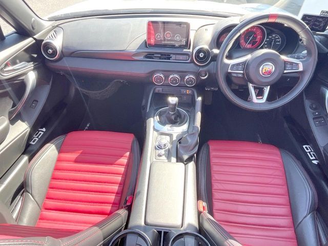 FIAT ABARTH 124 SPIDER 2016 Image 31
