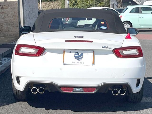 FIAT ABARTH 124 SPIDER 2016 Image 31