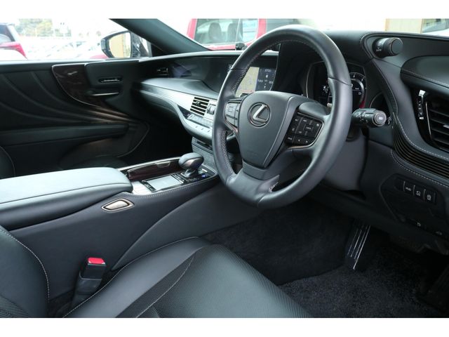 TOYOTA LEXUS LS500 2020 Image 31