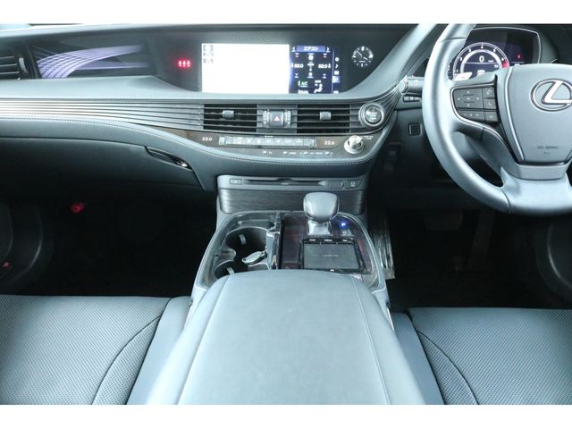 TOYOTA LEXUS LS500 2020 Image 31