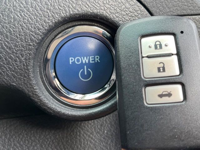 TOYOTA CAMRY HYBRID 2012 Image 31