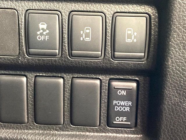 NISSAN ELGRAND 2018 Image 31