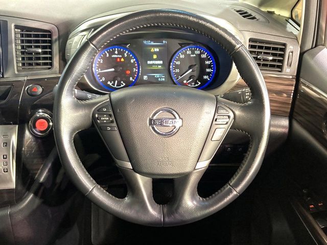 NISSAN ELGRAND 2018 Image 31