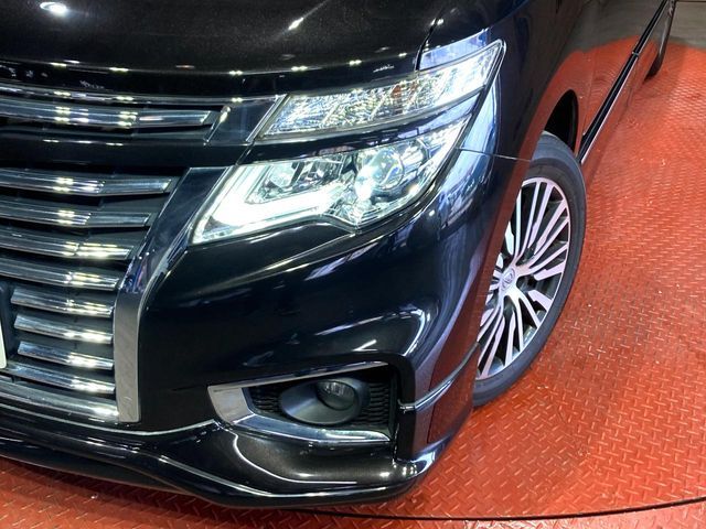 NISSAN ELGRAND 2018 Image 31
