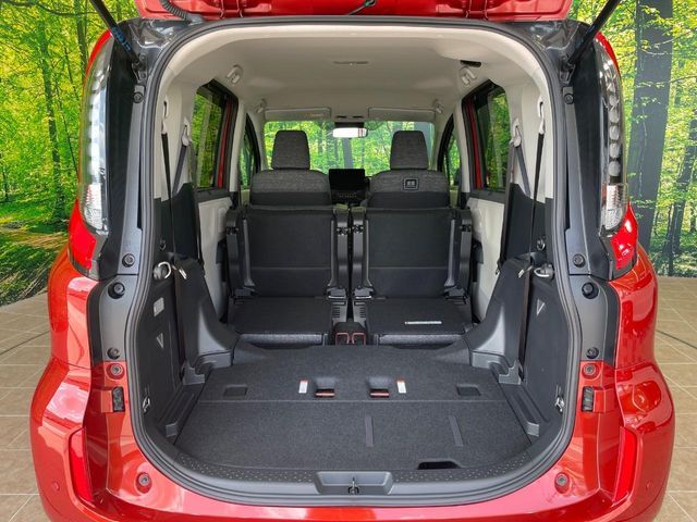 TOYOTA SIENTA HYBRID 2025 Image 31