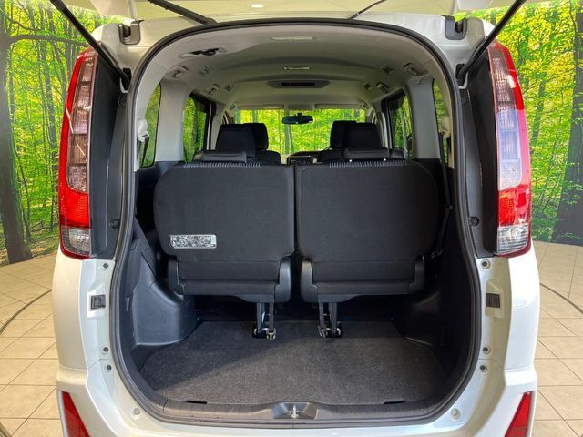 TOYOTA NOAH 2014 Image 31