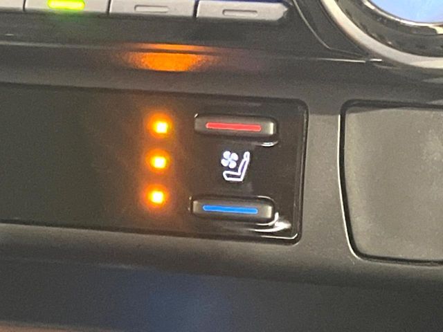 TOYOTA RAV4 HYBRID 4WD 2022 Image 31