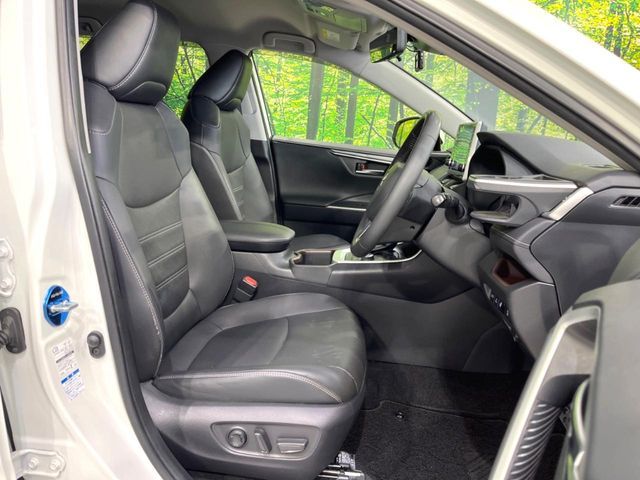 TOYOTA RAV4 HYBRID 4WD 2022 Image 31