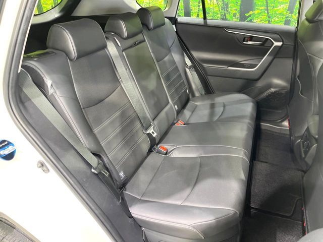 TOYOTA RAV4 HYBRID 4WD 2022 Image 31