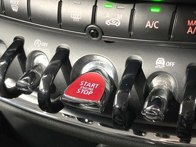 BMW MINI COOPER D CL 2017 Image 31