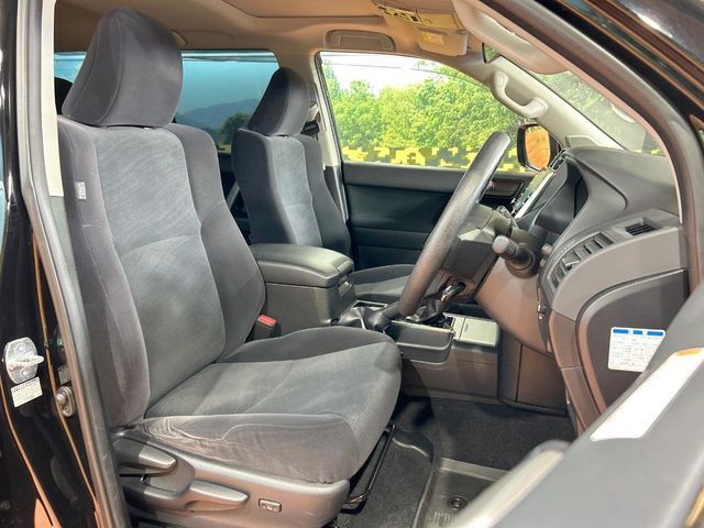 TOYOTA LANDCRUISER PRADO 2022 Image 31