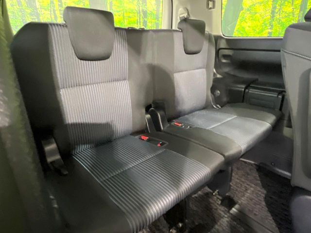 TOYOTA VOXY 2017 Image 31