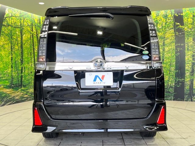 TOYOTA VOXY 2017 Image 31