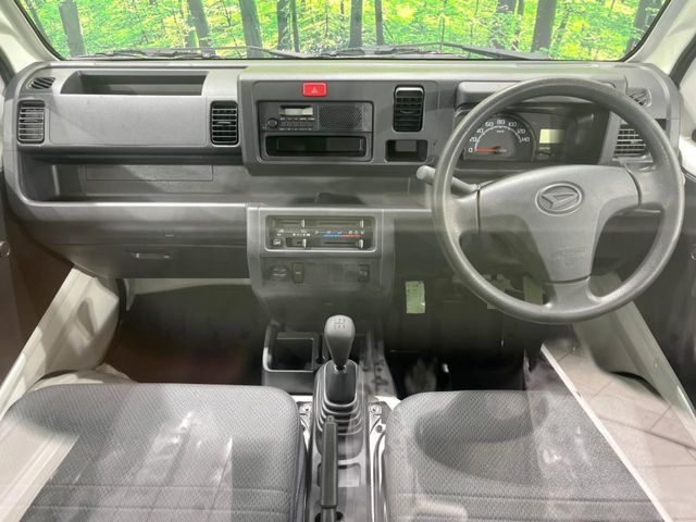 DAIHATSU HIJET TRUCK 4WD 2017 Image 31