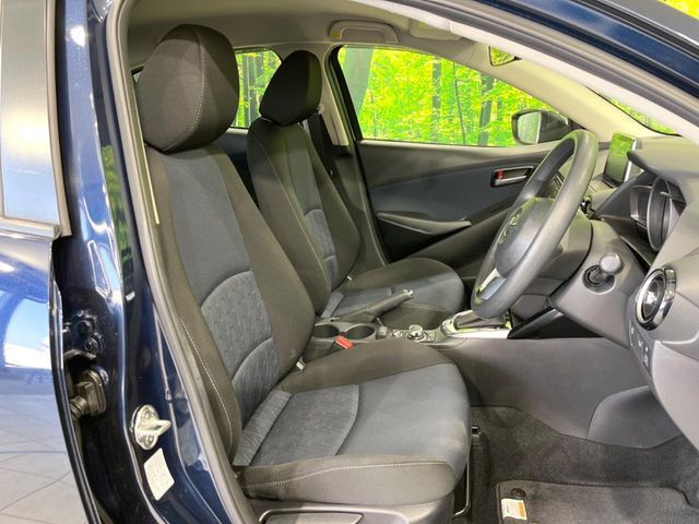 MAZDA DEMIO 2016 Image 31