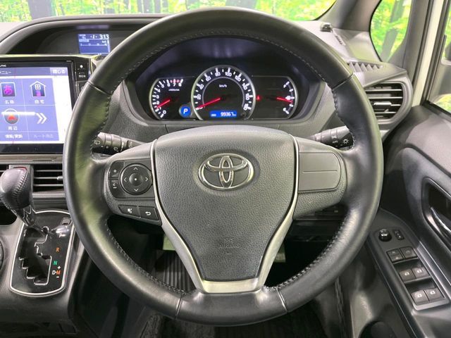 TOYOTA VOXY 2016 Image 31