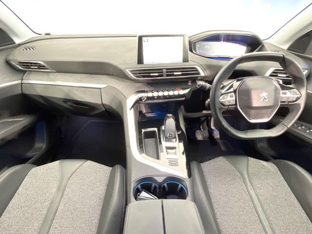 PEUGEOT 5008 2017 Image 31