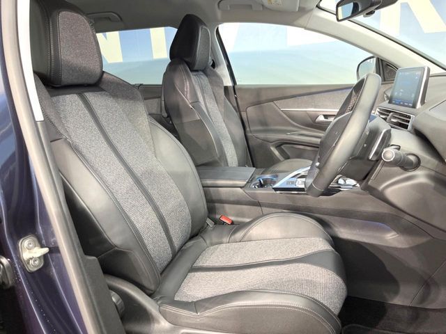 PEUGEOT 5008 2017 Image 31