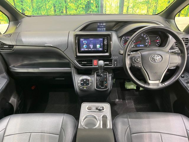 TOYOTA VOXY 2015 Image 31