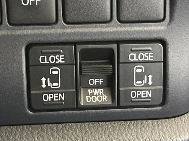 TOYOTA VOXY 2015 Image 31