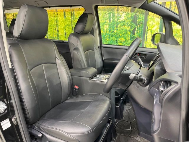 TOYOTA VOXY 2015 Image 31