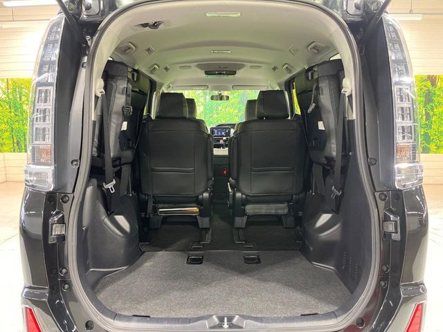 TOYOTA VOXY 2015 Image 31