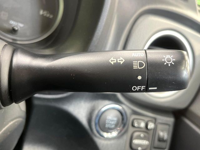 TOYOTA VITZ 2012 Image 31